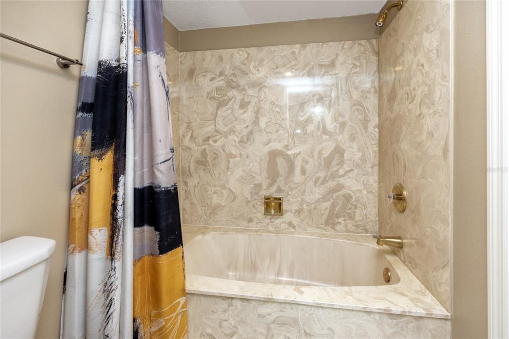 En Venta: $299,900 (1 camas, 2 baños, 1235 Pies cuadrados)