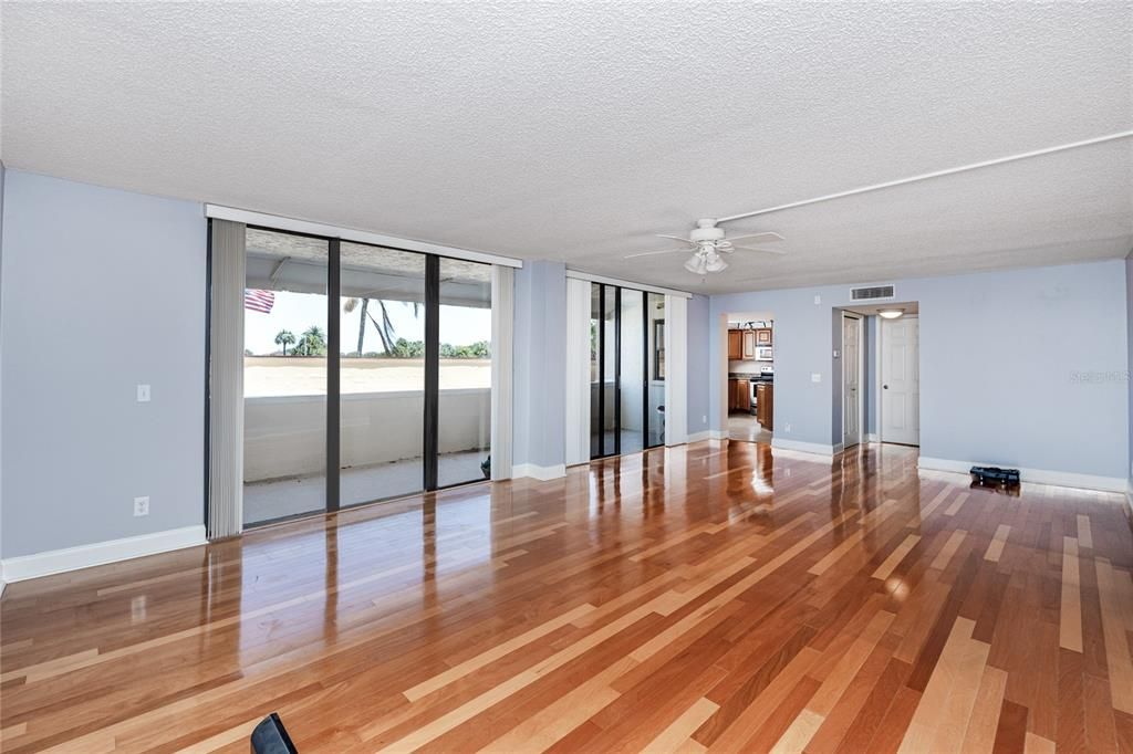 En Venta: $299,900 (1 camas, 2 baños, 1235 Pies cuadrados)