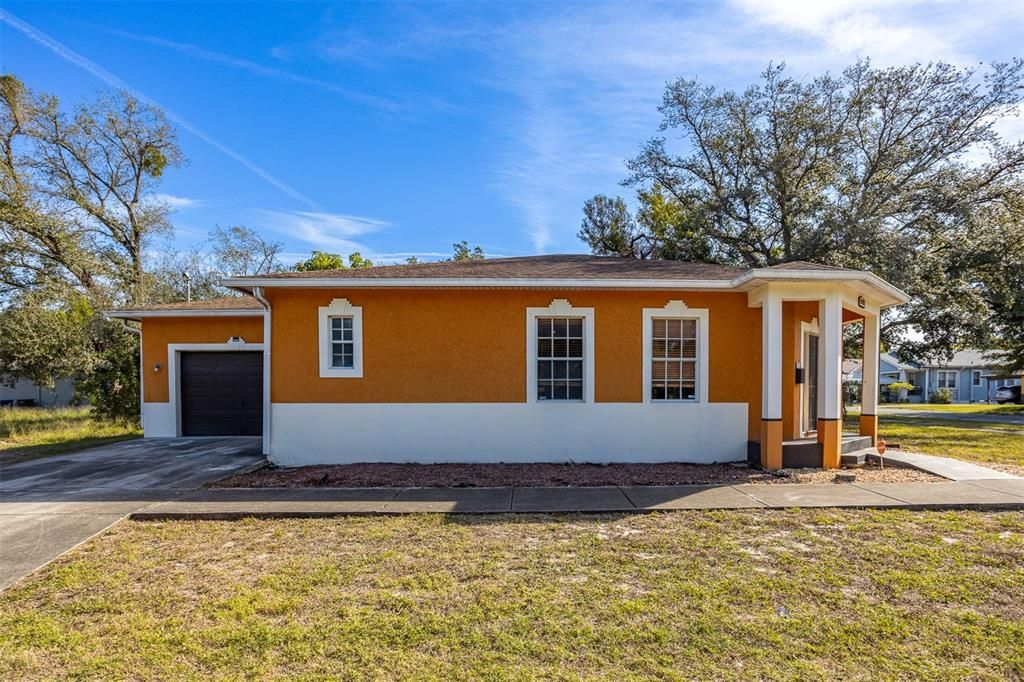 For Sale: $294,999 (4 beds, 2 baths, 1484 Square Feet)