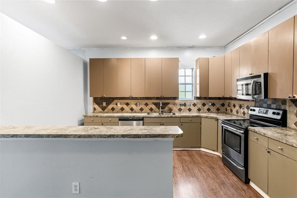 For Sale: $294,999 (4 beds, 2 baths, 1484 Square Feet)