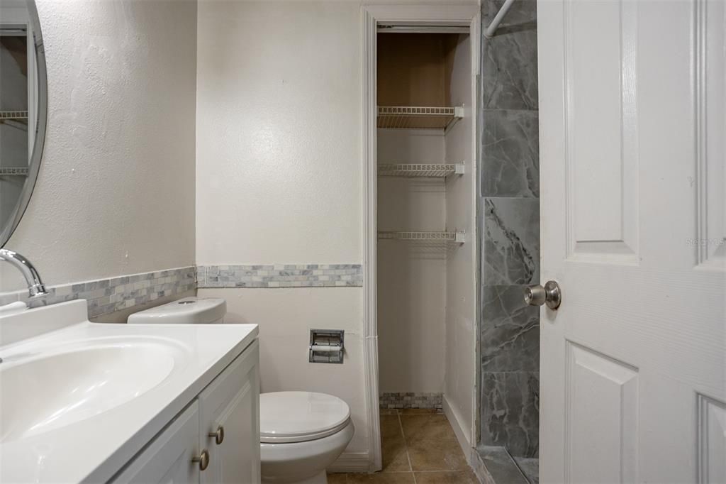 For Sale: $294,999 (4 beds, 2 baths, 1484 Square Feet)