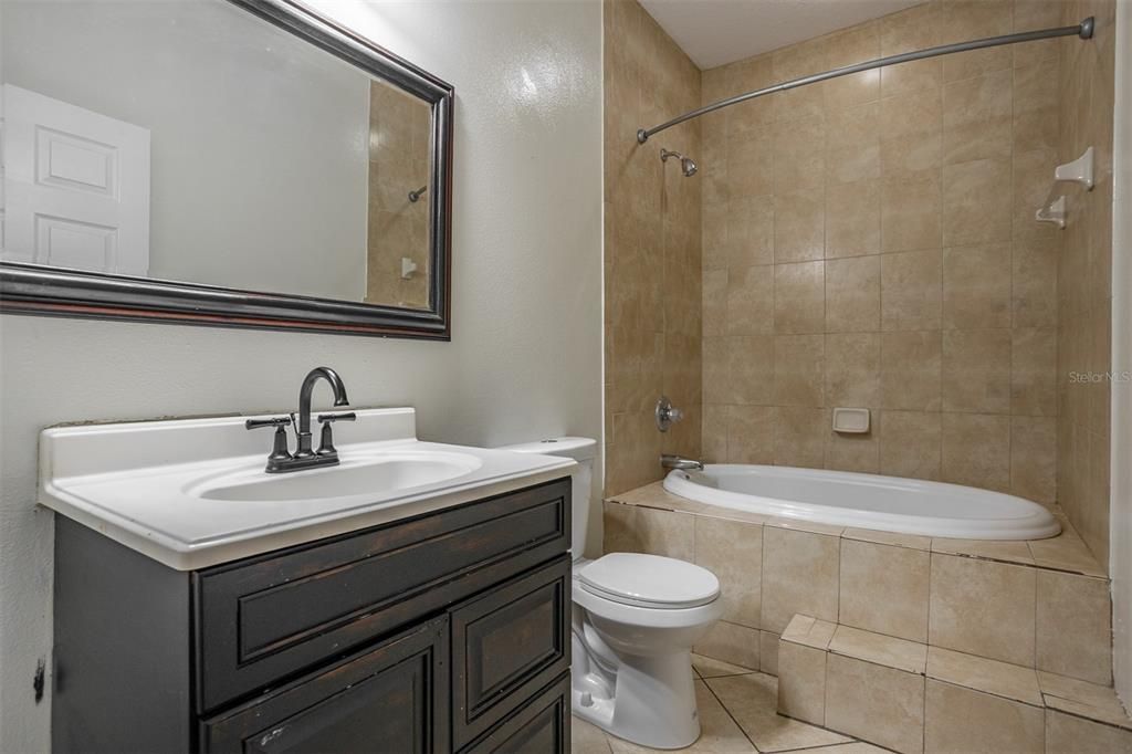 For Sale: $294,999 (4 beds, 2 baths, 1484 Square Feet)