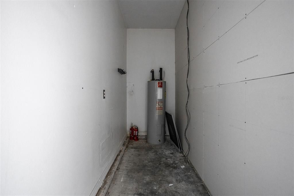 For Sale: $294,999 (4 beds, 2 baths, 1484 Square Feet)