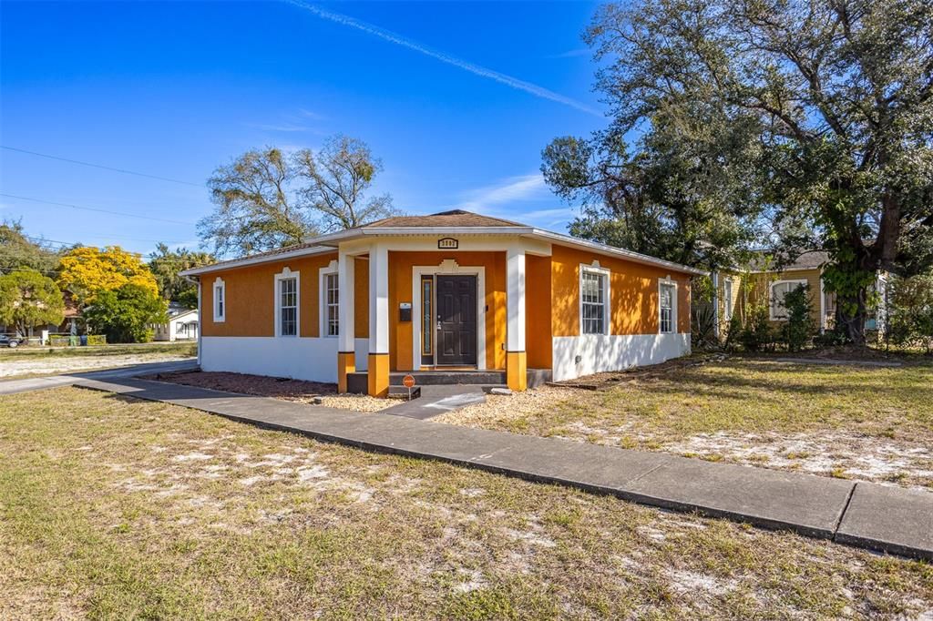 For Sale: $294,999 (4 beds, 2 baths, 1484 Square Feet)