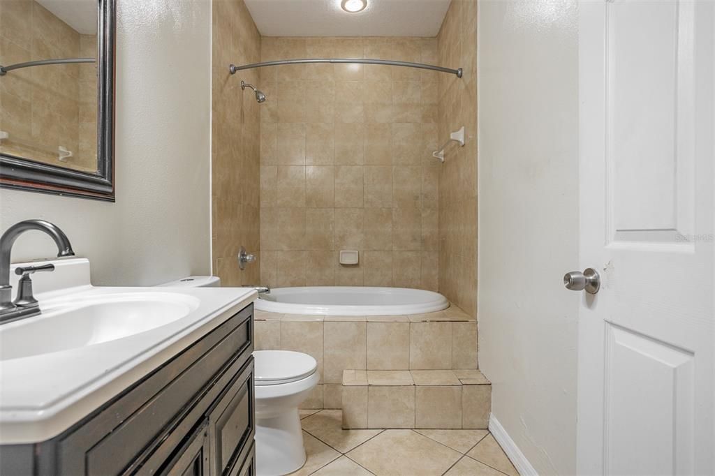 For Sale: $294,999 (4 beds, 2 baths, 1484 Square Feet)