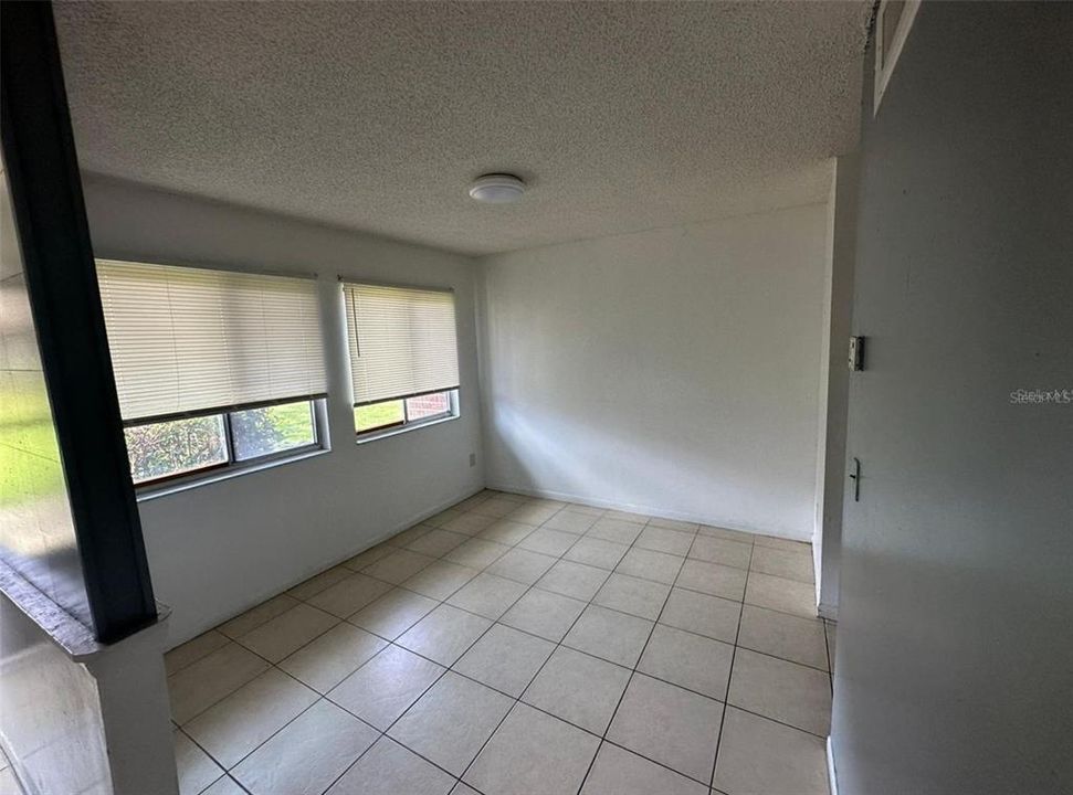 В аренду: $1,450 (2 спален, 1 ванн, 996 Квадратных фут)