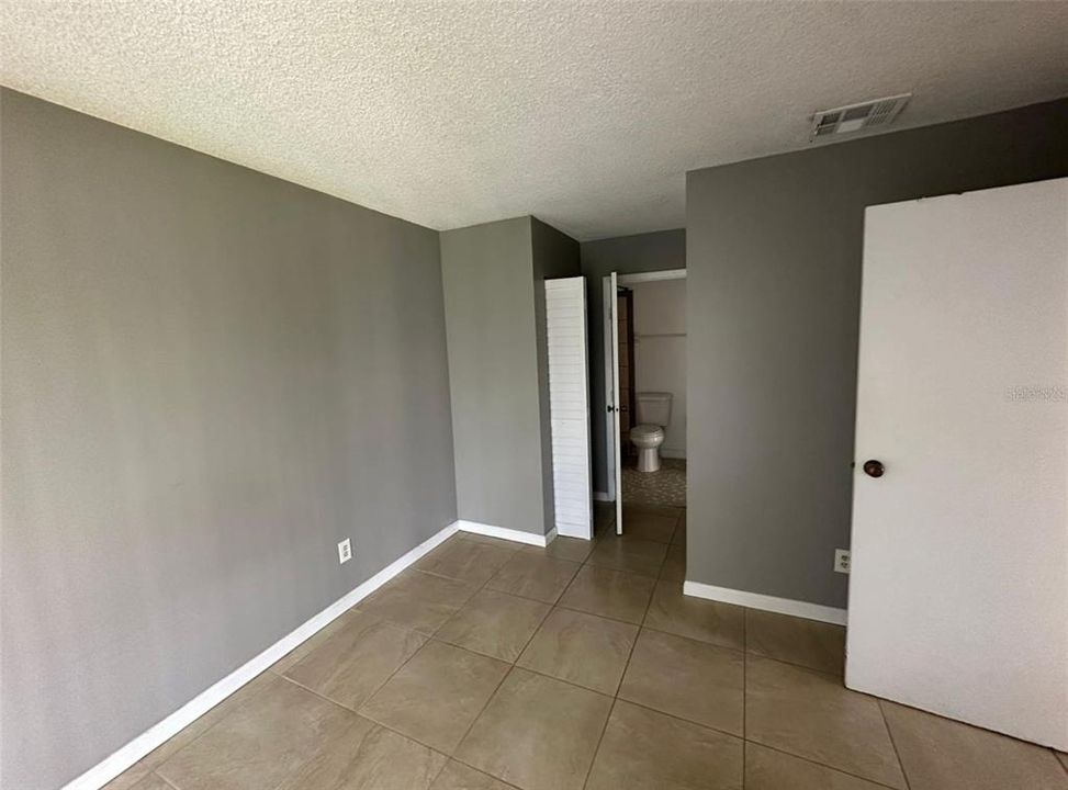 В аренду: $1,450 (2 спален, 1 ванн, 996 Квадратных фут)