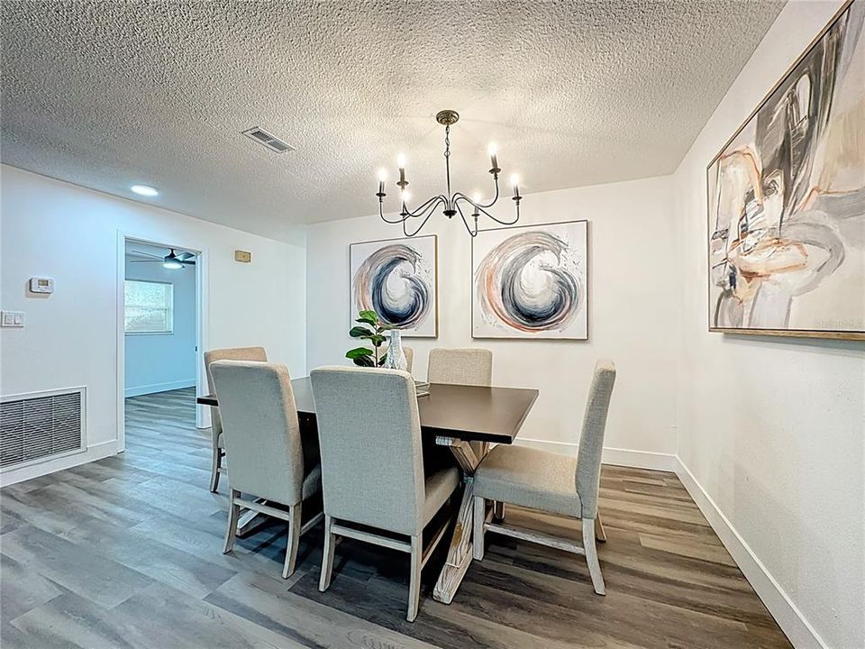 En Venta: $364,900 (3 camas, 2 baños, 1582 Pies cuadrados)