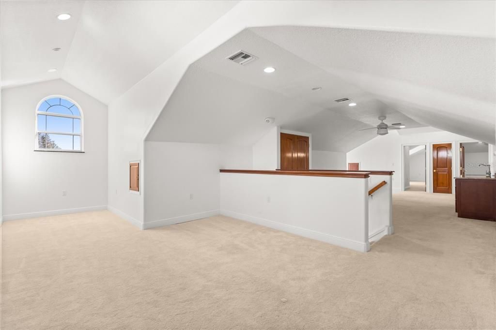 For Sale: $3,550,000 (8 beds, 6 baths, 12000 Square Feet)