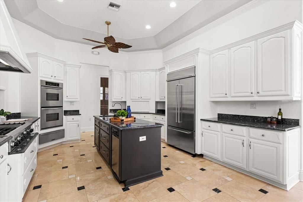 For Sale: $3,550,000 (8 beds, 6 baths, 12000 Square Feet)