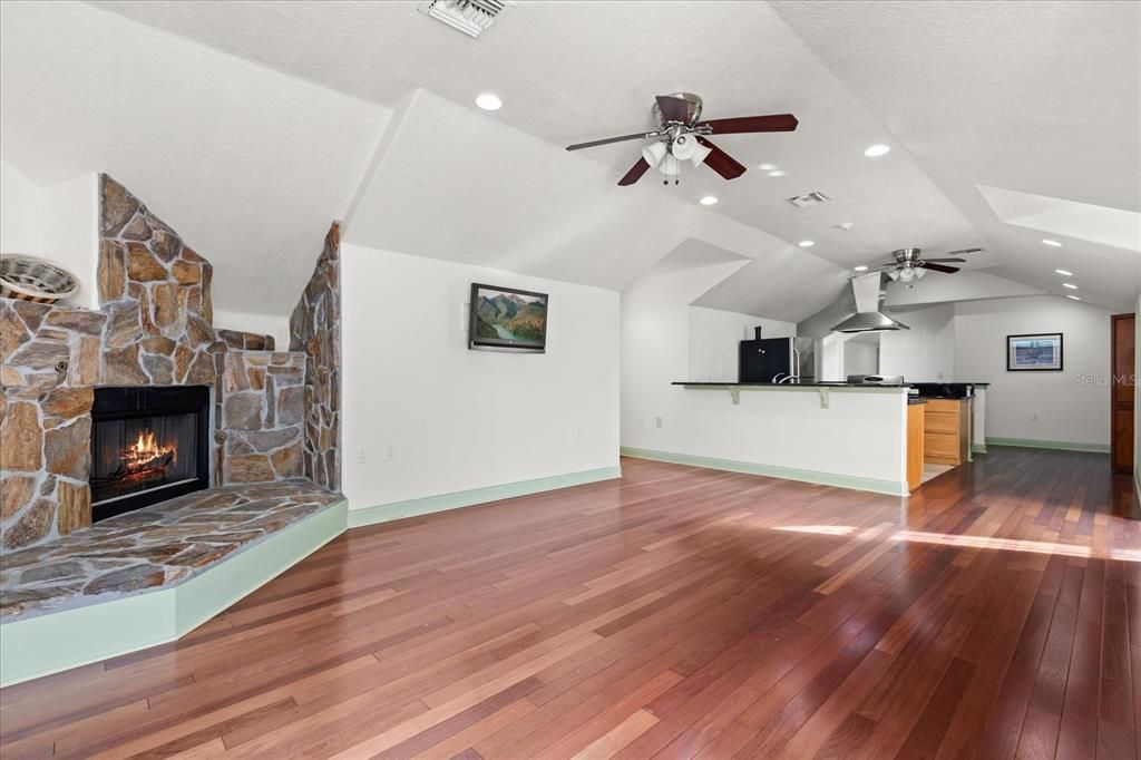 For Sale: $3,550,000 (8 beds, 6 baths, 12000 Square Feet)