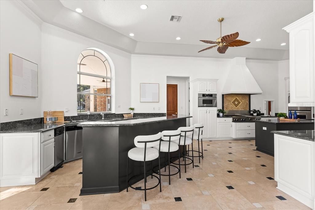 For Sale: $3,550,000 (8 beds, 6 baths, 12000 Square Feet)