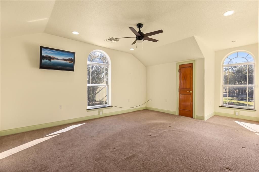 For Sale: $3,550,000 (8 beds, 6 baths, 12000 Square Feet)