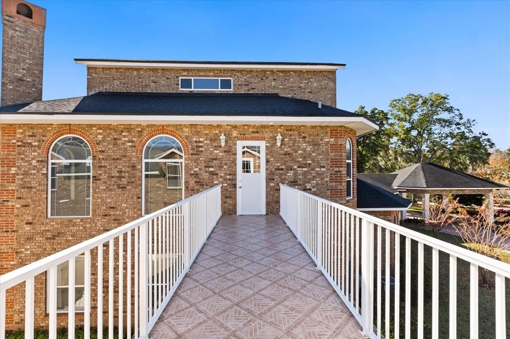 For Sale: $3,550,000 (8 beds, 6 baths, 12000 Square Feet)