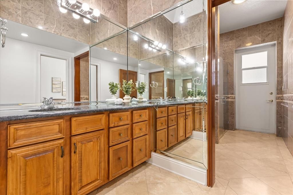 For Sale: $3,550,000 (8 beds, 6 baths, 12000 Square Feet)