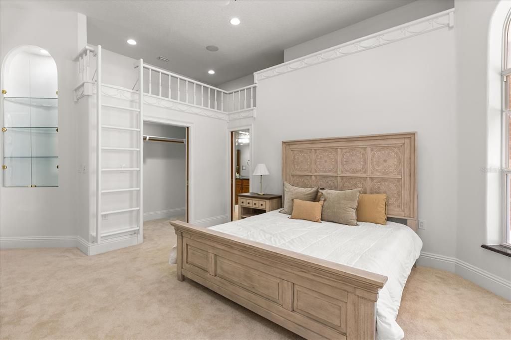 For Sale: $3,550,000 (8 beds, 6 baths, 12000 Square Feet)
