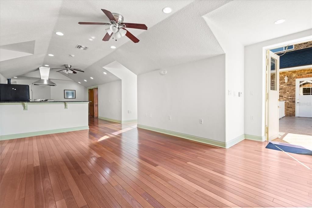 For Sale: $3,550,000 (8 beds, 6 baths, 12000 Square Feet)