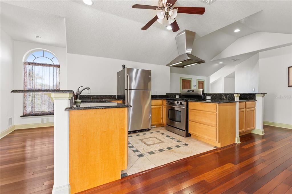 For Sale: $3,550,000 (8 beds, 6 baths, 12000 Square Feet)