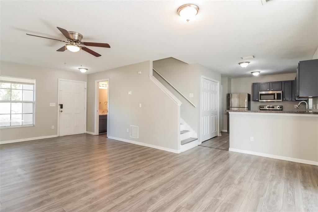 На продажу: $425,000 (3 спален, 2 ванн, 1353 Квадратных фут)