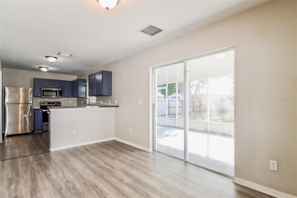 На продажу: $425,000 (3 спален, 2 ванн, 1353 Квадратных фут)