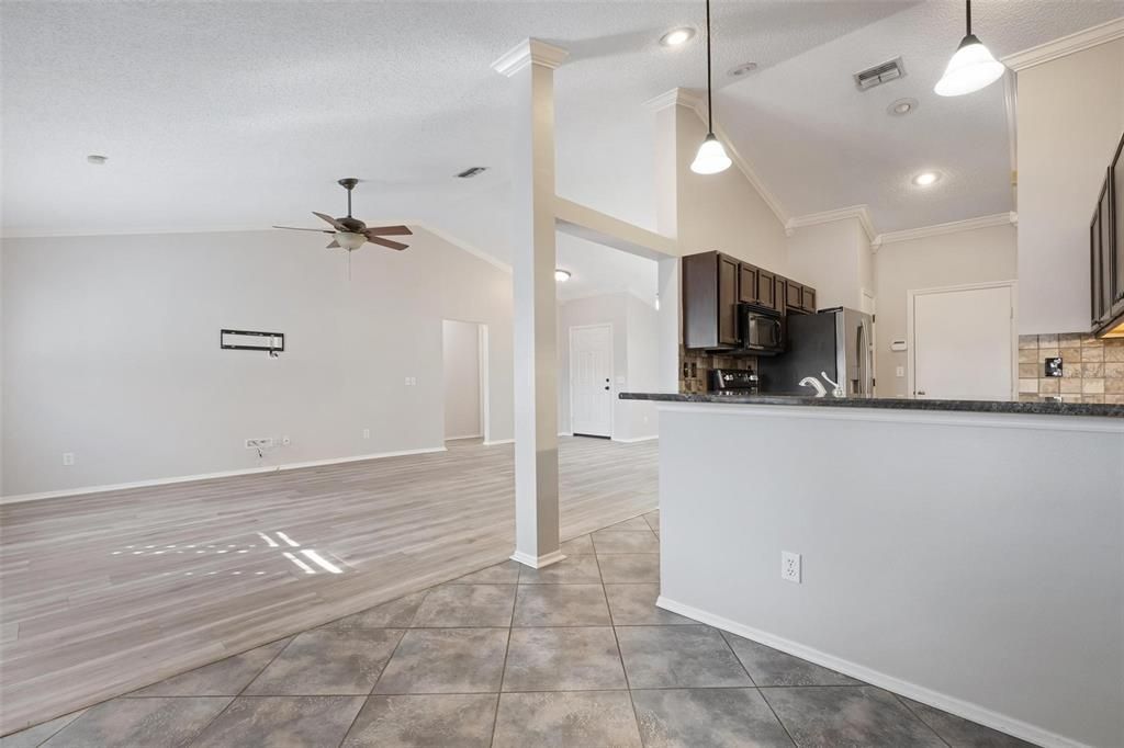 В аренду: $2,500 (3 спален, 2 ванн, 1376 Квадратных фут)