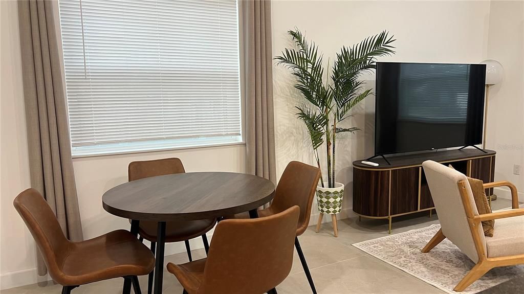 For Rent: $2,000 (1 beds, 1 baths, 640 Square Feet)