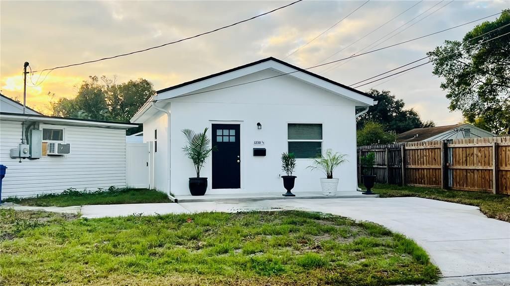 For Rent: $2,000 (1 beds, 1 baths, 640 Square Feet)