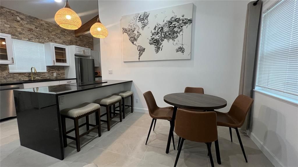 For Rent: $2,000 (1 beds, 1 baths, 640 Square Feet)