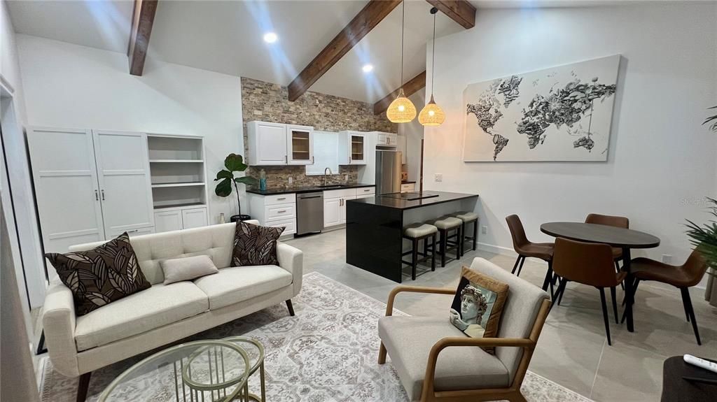 For Rent: $2,000 (1 beds, 1 baths, 640 Square Feet)