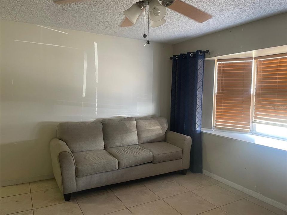 For Sale: $325,000 (4 beds, 2 baths, 1452 Square Feet)