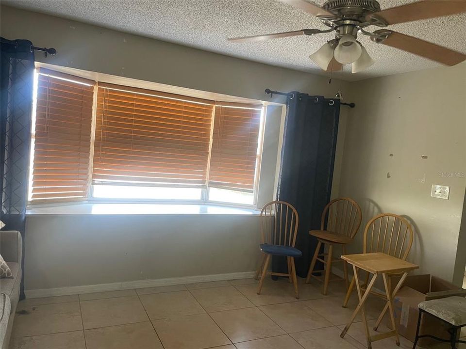 For Sale: $325,000 (4 beds, 2 baths, 1452 Square Feet)