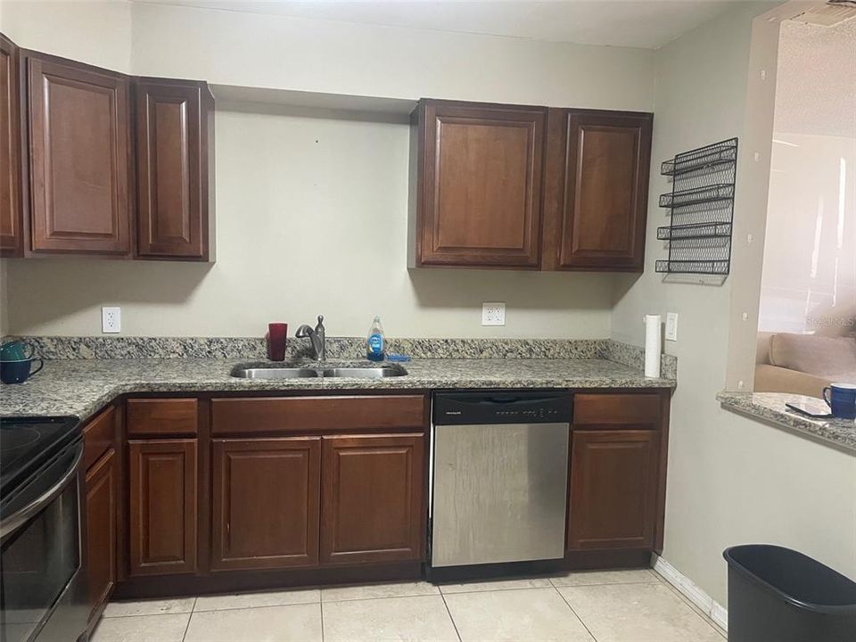 For Sale: $325,000 (4 beds, 2 baths, 1452 Square Feet)