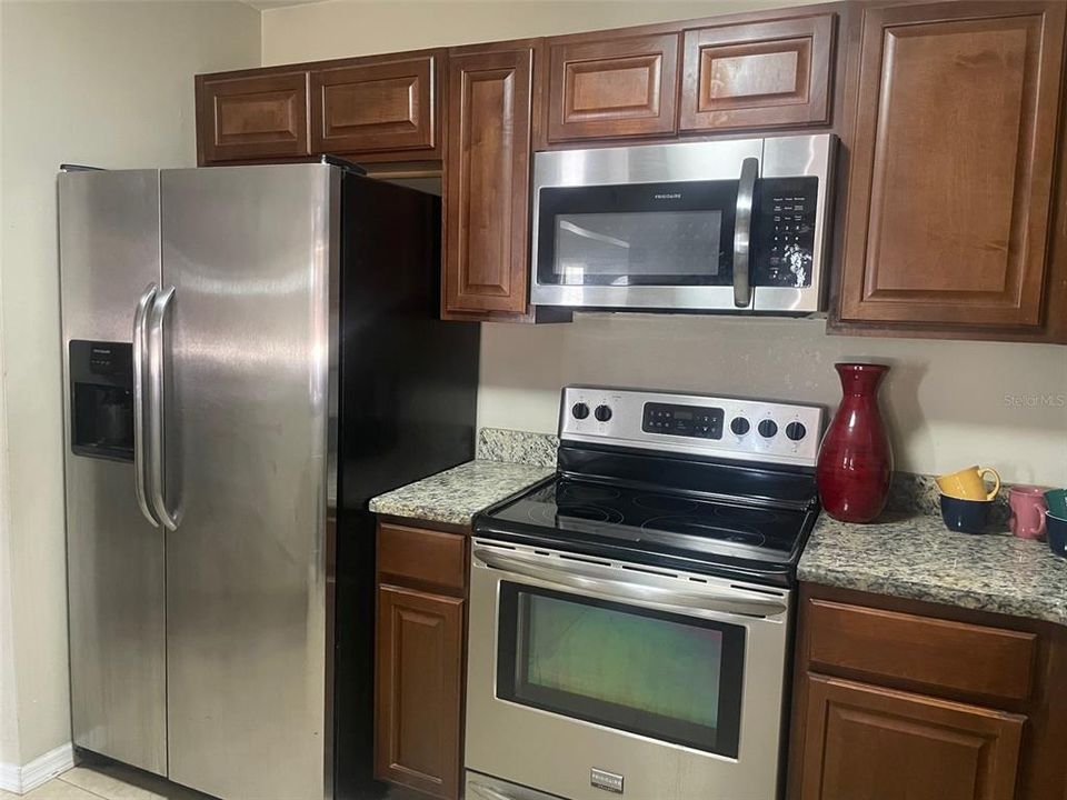 For Sale: $325,000 (4 beds, 2 baths, 1452 Square Feet)