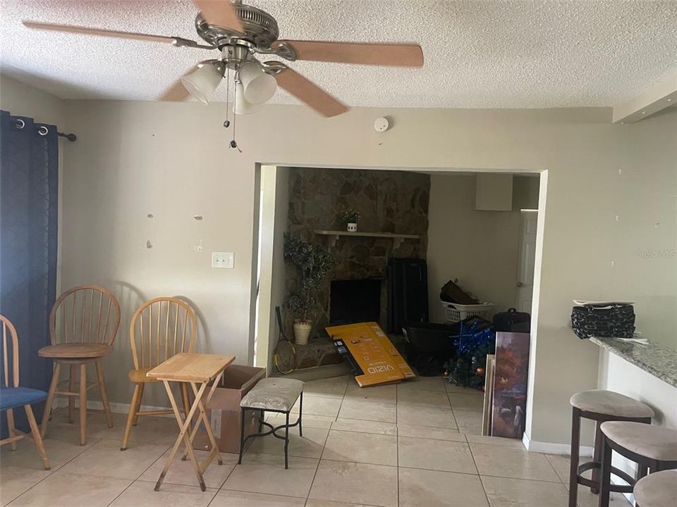 For Sale: $325,000 (4 beds, 2 baths, 1452 Square Feet)