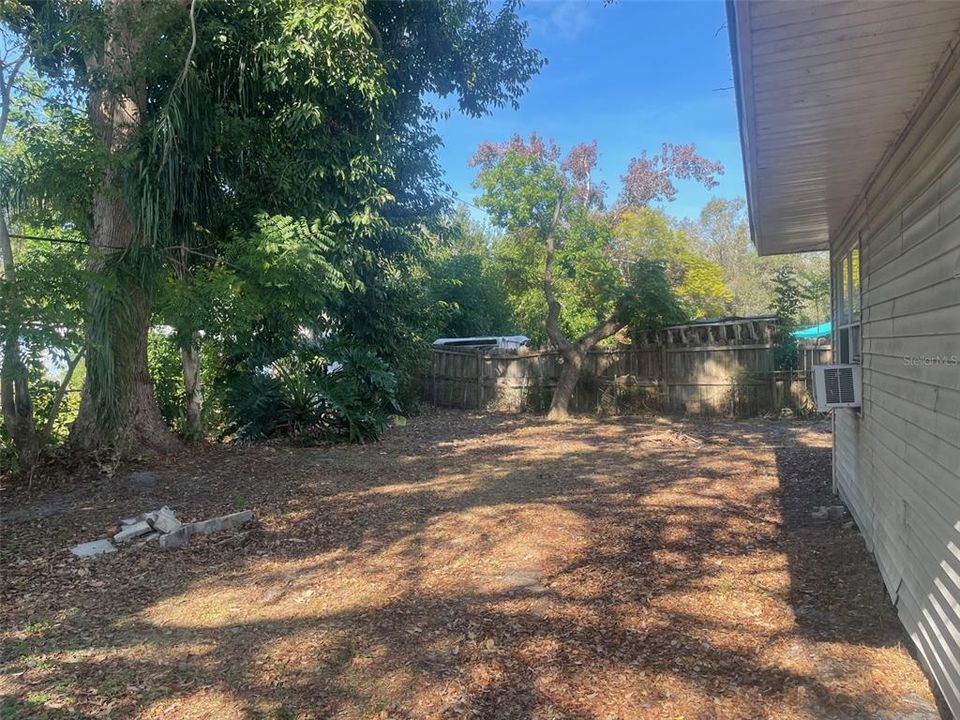 For Sale: $325,000 (4 beds, 2 baths, 1452 Square Feet)