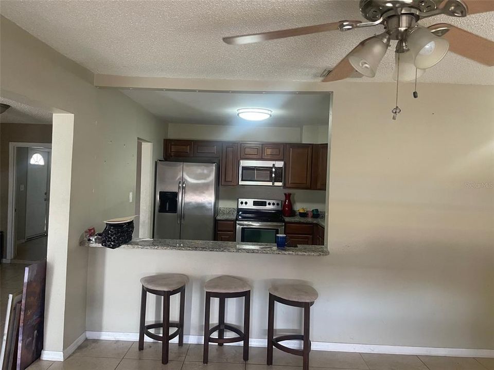 For Sale: $325,000 (4 beds, 2 baths, 1452 Square Feet)