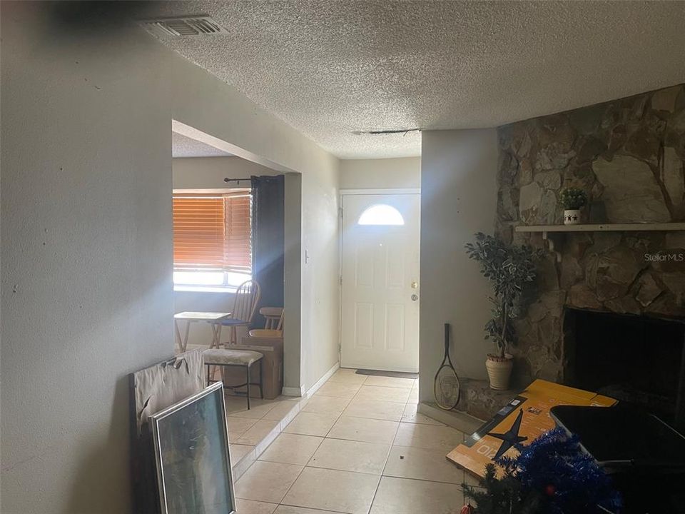 For Sale: $325,000 (4 beds, 2 baths, 1452 Square Feet)