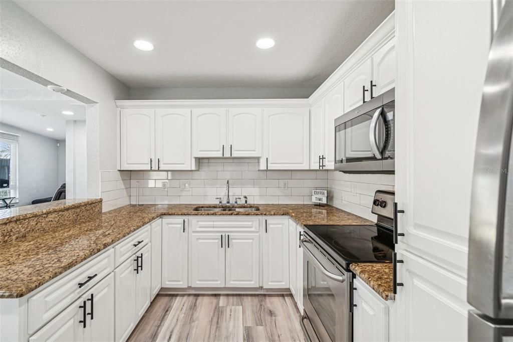 En Venta: $489,900 (4 camas, 2 baños, 1404 Pies cuadrados)