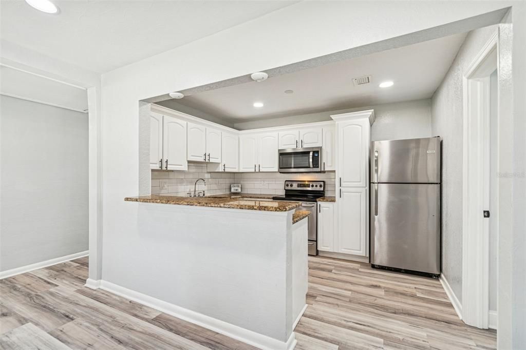 En Venta: $489,900 (4 camas, 2 baños, 1404 Pies cuadrados)