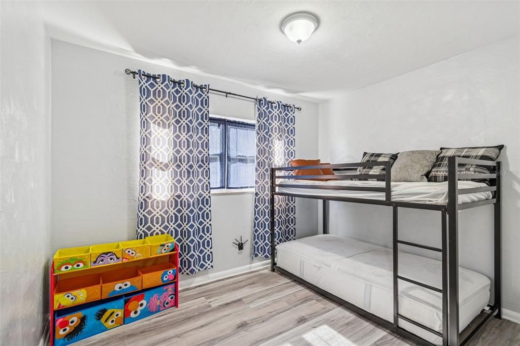 En Venta: $489,900 (4 camas, 2 baños, 1404 Pies cuadrados)