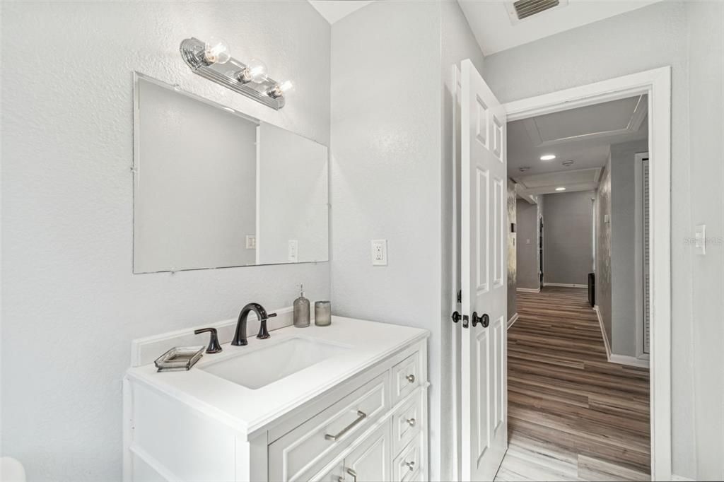 En Venta: $489,900 (4 camas, 2 baños, 1404 Pies cuadrados)