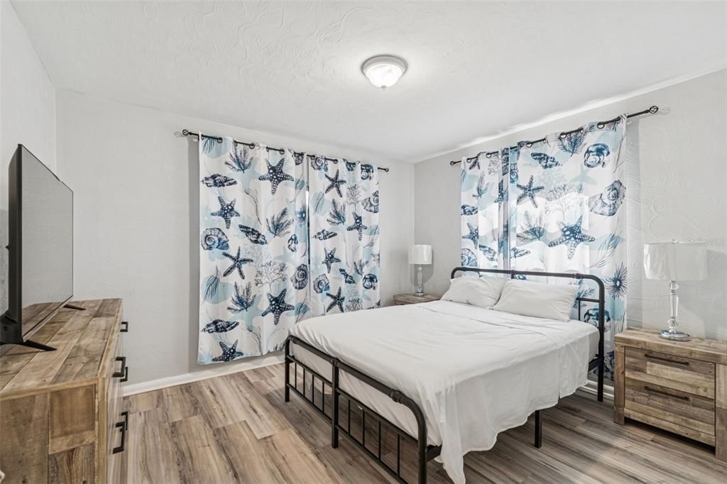 En Venta: $489,900 (4 camas, 2 baños, 1404 Pies cuadrados)