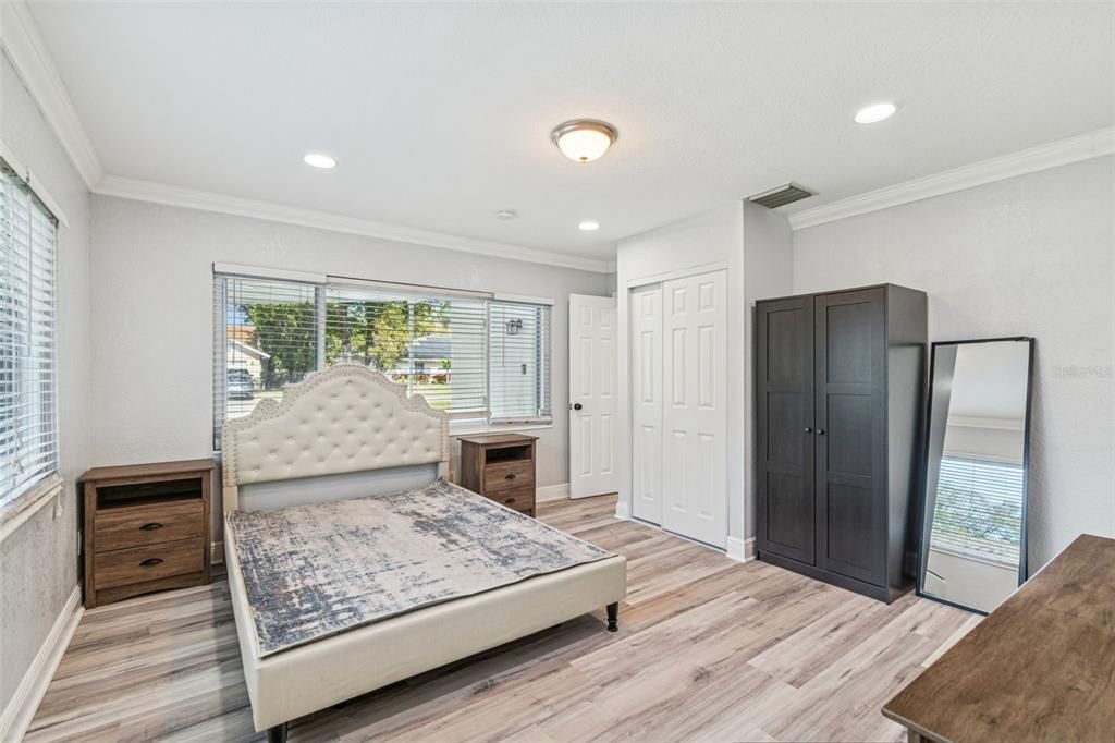 En Venta: $489,900 (4 camas, 2 baños, 1404 Pies cuadrados)