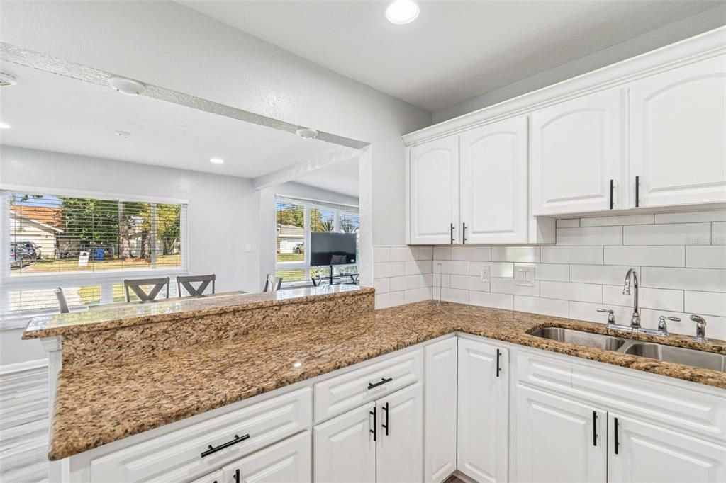 En Venta: $489,900 (4 camas, 2 baños, 1404 Pies cuadrados)