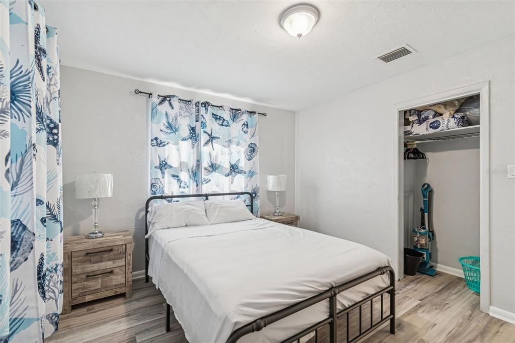 En Venta: $489,900 (4 camas, 2 baños, 1404 Pies cuadrados)