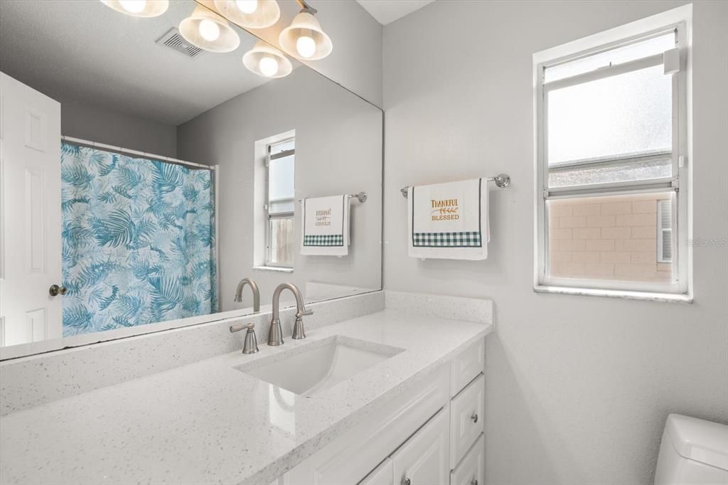 For Sale: $305,000 (3 beds, 2 baths, 1056 Square Feet)