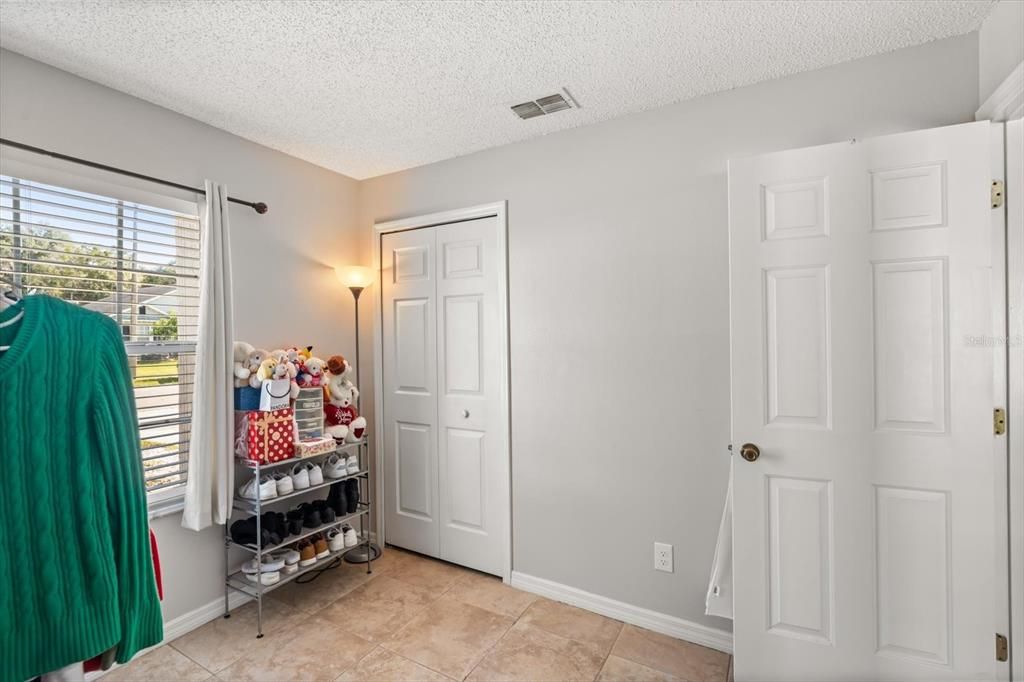 For Sale: $305,000 (3 beds, 2 baths, 1056 Square Feet)