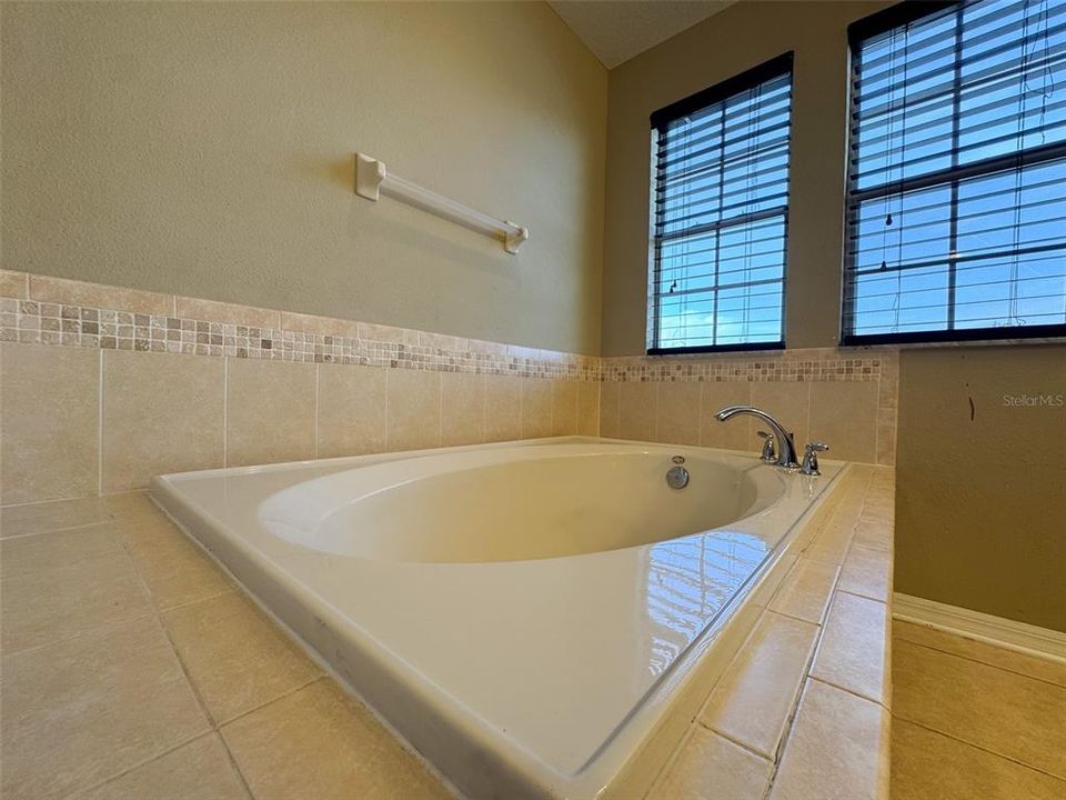 出租: $2,950 (3 贝兹, 2 浴室, 2516 平方英尺)