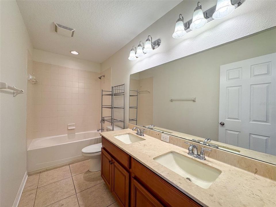 出租: $2,950 (3 贝兹, 2 浴室, 2516 平方英尺)