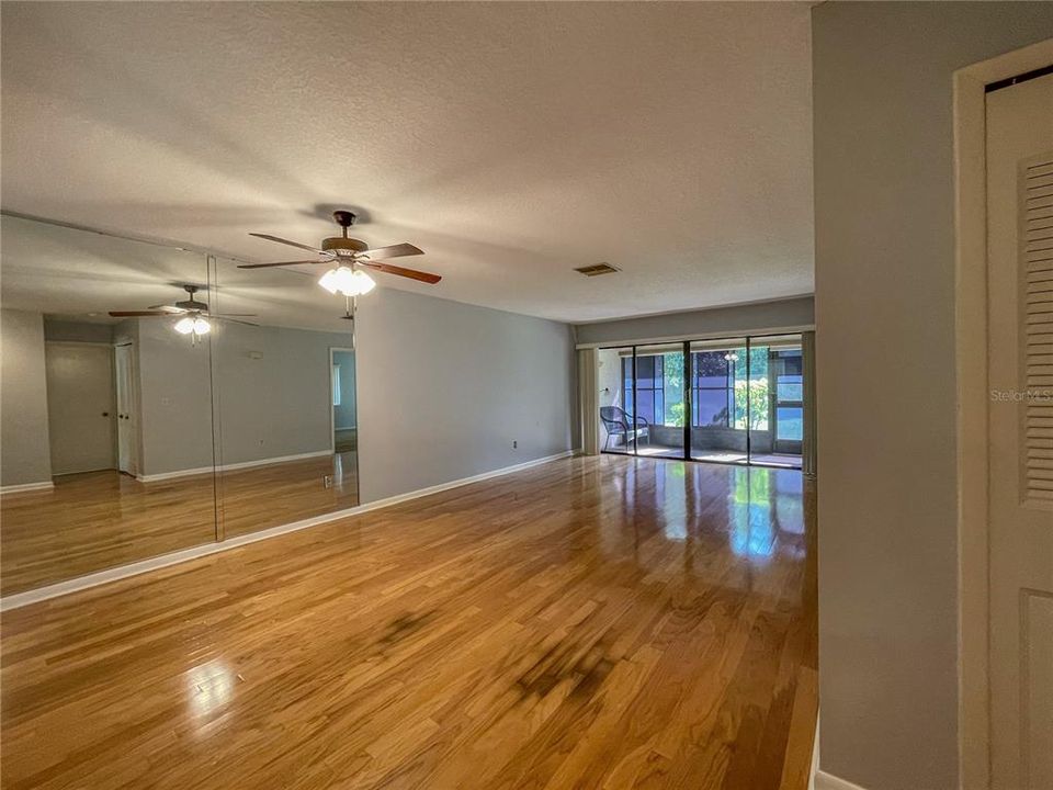 На продажу: $194,000 (2 спален, 2 ванн, 1097 Квадратных фут)